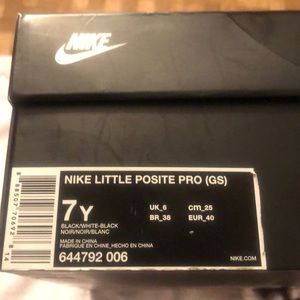 Nike little foamposits 7Y